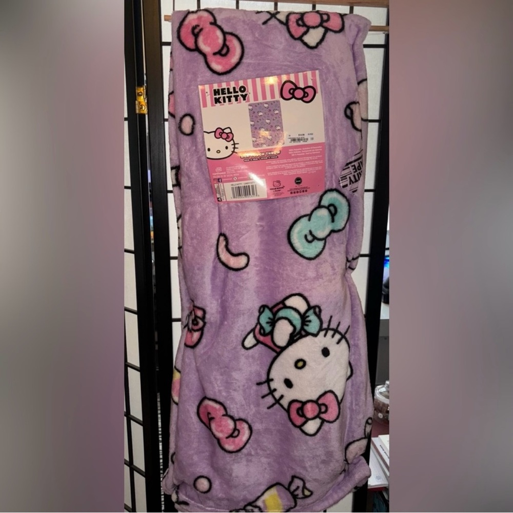 NWT hello kitty blanket